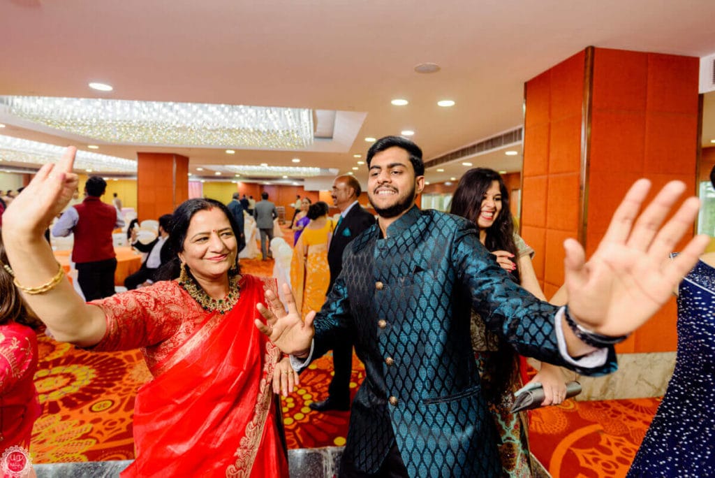 candid wedding photography
