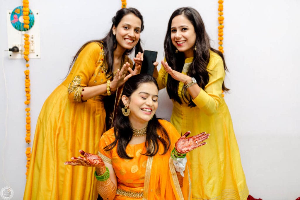candid wedding photography