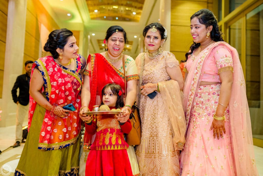 candid wedding photography