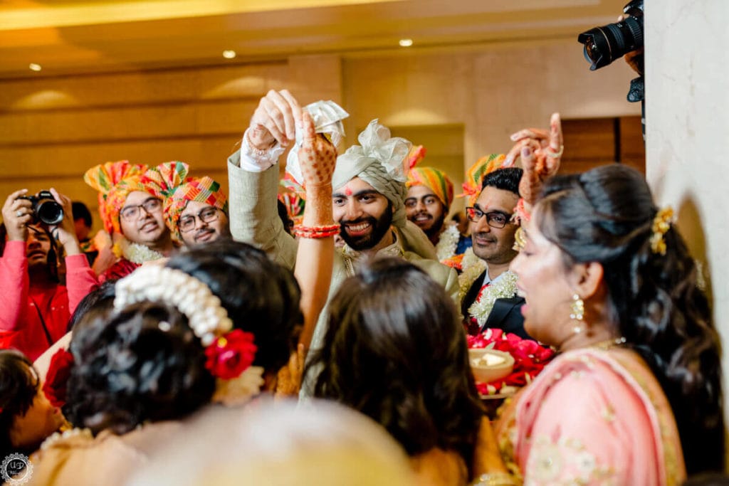 candid wedding photography