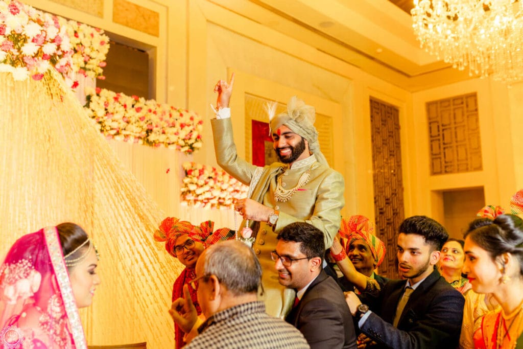 candid wedding photography