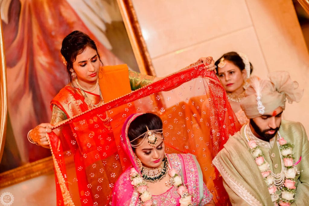 candid wedding photography