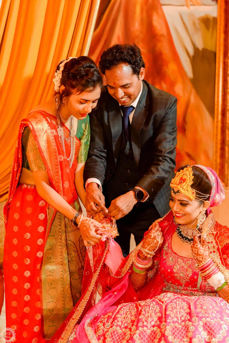 candid wedding photography