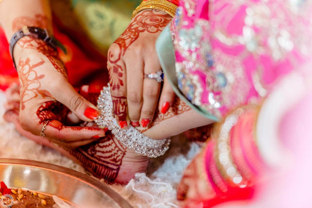 candid wedding photography