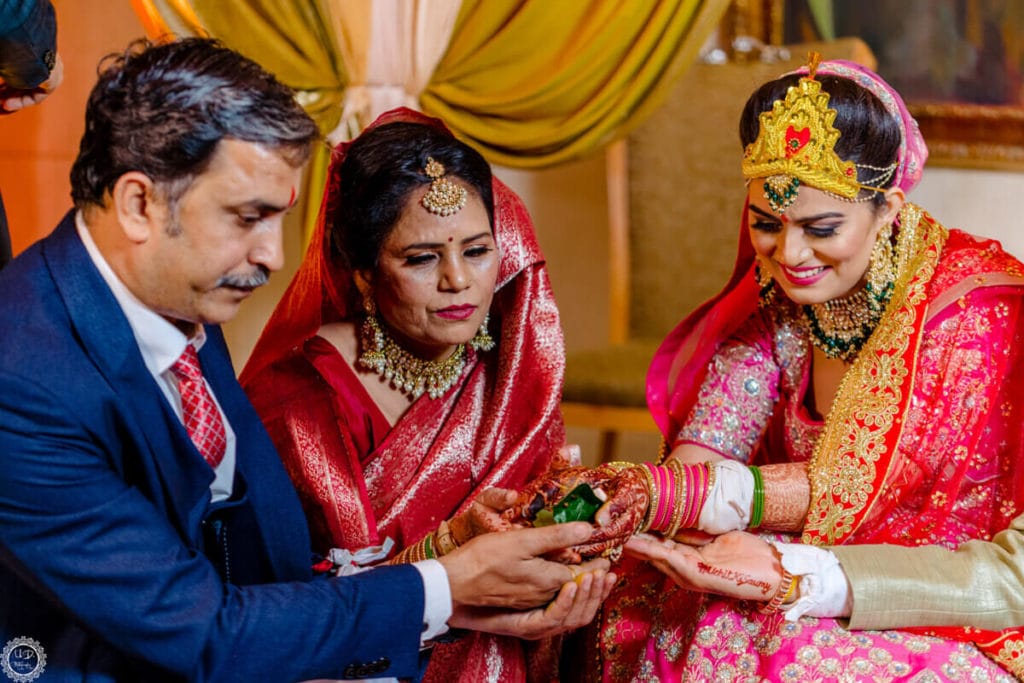 candid wedding photography