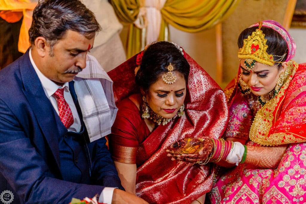 candid wedding photography