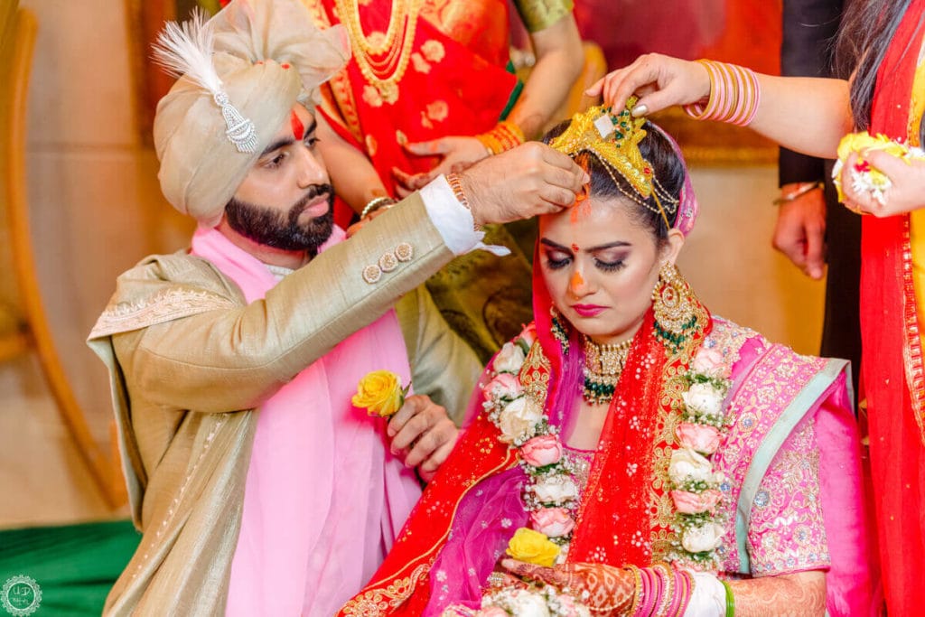 candid wedding photography