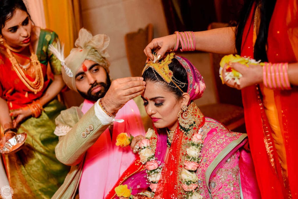 candid wedding photography